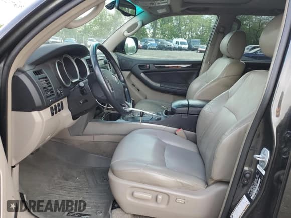 ✅ 2006 Toyota 4Runner Limited • VIN: JTEZU17R360080968 • Lot: 55301045. Listed on Copart with 210,760 mi. Free auction sales archive from the USA and detailed vehicle history report at DreamBid. Image 7.