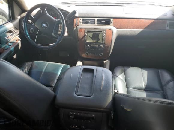 ✅ 2009 Chevrolet Suburban 1LT • VIN: 1GNFK26339R220170 • Lot: 74152024. Wystawiony na Copart z przebiegiem 122 923 mil. Bezpłatny archiwum sprzedaży aukcyjnych z USA i szczegółowy raport historii pojazdu na DreamBid. Zdjęcie 8.