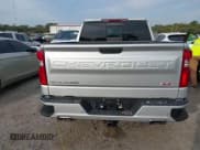 ✅ 2020 Chevrolet Silverado 1500 RST • VIN: 3GCUYEED9LG398957 • Lot: 40698196. Wystawiony na IAAI z przebiegiem 17 043 mil. Bezpłatny archiwum sprzedaży aukcyjnych z USA i szczegółowy raport historii pojazdu na DreamBid. Zdjęcie 16.