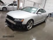 ✅ 2012 Audi S5 Premium Plus • VIN: WAUCVAFR3CA002833 • Лот: 42542948. Опубликован ранее на IAAI с пробегом 85 910 миль. Бесплатный доступ к архиву аукционных продаж из США и подробный отчёт об истории автомобиля на DreamBid. Изображение 2.