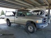 ✅ 2005 Dodge 2500 ST • VIN: 3D7KS26D15G806379 • Lot: 60137585. Wystawiony na Copart z przebiegiem 122 103 mil. Bezpłatny archiwum sprzedaży aukcyjnych z USA i szczegółowy raport historii pojazdu na DreamBid. Zdjęcie 4.