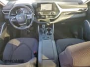 ✅ 2023 Toyota Highlander Hybrid LE • VIN: 5TDZARAHXPS521120 • Лот: 95034905. Опубликован ранее на Copart с пробегом 86 264 миль. Бесплатный доступ к архиву аукционных продаж из США и подробный отчёт об истории автомобиля на DreamBid. Изображение 8.