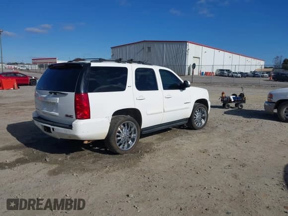 ✅ 2007 GMC Yukon SLE • VIN: 1GKFC13J07J308192 • Lot: 43637612. Wystawiony na IAAI z przebiegiem 154 494 mil. Bezpłatny archiwum sprzedaży aukcyjnych z USA i szczegółowy raport historii pojazdu na DreamBid. Zdjęcie 4.