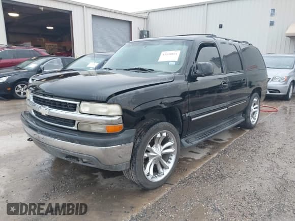 ✅ 2001 Chevrolet Suburban LS • VIN: 3GNEC16T81G216977 • Лот: 42538021. Опубликован ранее на IAAI с пробегом 404 293 миль. Бесплатный доступ к архиву аукционных продаж из США и подробный отчёт об истории автомобиля на DreamBid. Изображение 2.
