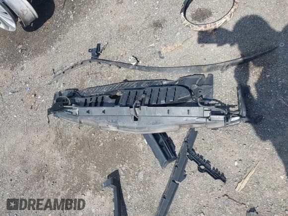 ✅ 2021 Chevrolet Silverado 1500 RST • VIN: 3GCUYEET3MG176410 • Лот: 42119458. Опубликован ранее на IAAI с пробегом 106 132 миль. Бесплатный доступ к архиву аукционных продаж из США и подробный отчёт об истории автомобиля на DreamBid. Изображение 22.