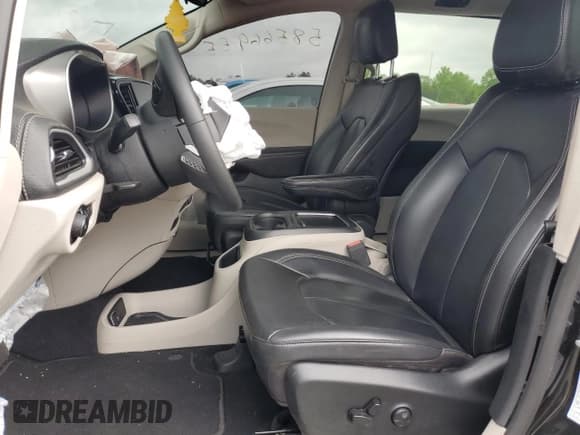 ✅ 2023 Chrysler Pacifica Hybrid Touring L • VIN: 2C4RC1L76PR523083 • Lot: 58566955. Wystawiony na Copart z przebiegiem 75 726 mil. Bezpłatny archiwum sprzedaży aukcyjnych z USA i szczegółowy raport historii pojazdu na DreamBid. Zdjęcie 7.