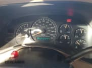 ✅ 2001 Chevrolet Suburban LS • VIN: 1GNFK16T51J261204 • Лот: 44022335. Опубликован ранее на Copart с пробегом 261 917 миль. Бесплатный доступ к архиву аукционных продаж из США и подробный отчёт об истории автомобиля на DreamBid. Изображение 9.