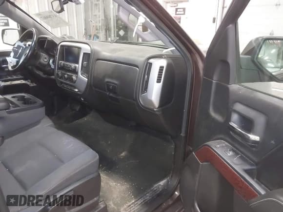✅ 2016 GMC Sierra 1500 SLE • VIN: 1GTV2MEC0GZ322119 • Lot: 43760467. Listed on IAAI with 233,519 mi. Free auction sales archive from the USA and detailed vehicle history report at DreamBid. Image 5.