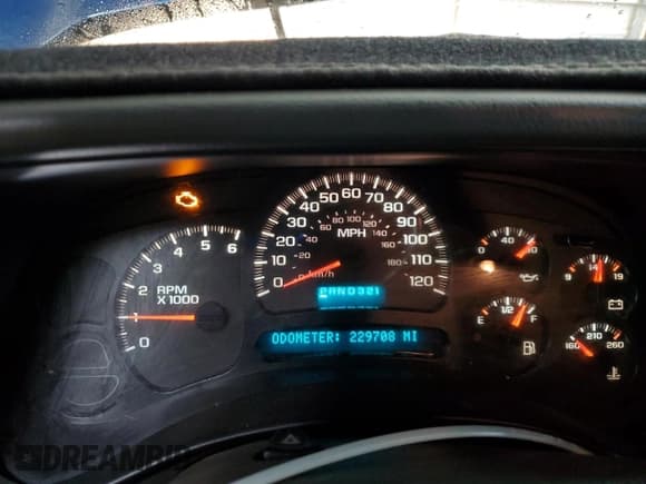 ✅ 2006 Chevrolet Silverado 1500 Work Truck • VIN: 1GCEC19V66Z193647 • Лот: 76370964. Опубликован ранее на Copart с пробегом 229 708 миль. Бесплатный доступ к архиву аукционных продаж из США и подробный отчёт об истории автомобиля на DreamBid. Изображение 9.