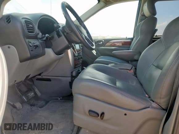 ✅ 2005 Chrysler Town & Country Limited • VIN: 2C8GP64L35R337310 • Lot: 81576045. Wystawiony na Copart z przebiegiem 169 761 mil. Bezpłatny archiwum sprzedaży aukcyjnych z USA i szczegółowy raport historii pojazdu na DreamBid. Zdjęcie 7.