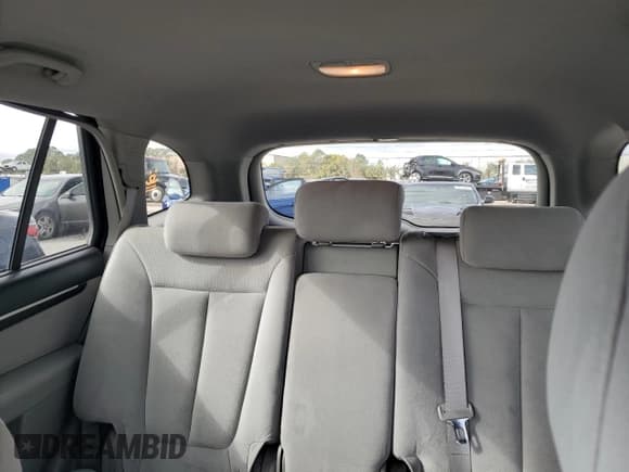 ✅ 2008 Hyundai Santa Fe GLS • VIN: 5NMSG13D68H182422 • Lot: 85435554. Listed on Copart with 175,243 mi. Free auction sales archive from the USA and detailed vehicle history report at DreamBid. Image 10.