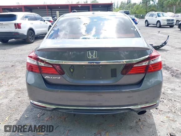 ✅ 2016 Honda Accord EX • VIN: 1HGCR2F01GA021144 • Lot: 43514752. Wystawiony na IAAI z przebiegiem 32 544 mil. Bezpłatny archiwum sprzedaży aukcyjnych z USA i szczegółowy raport historii pojazdu na DreamBid. Zdjęcie 16.