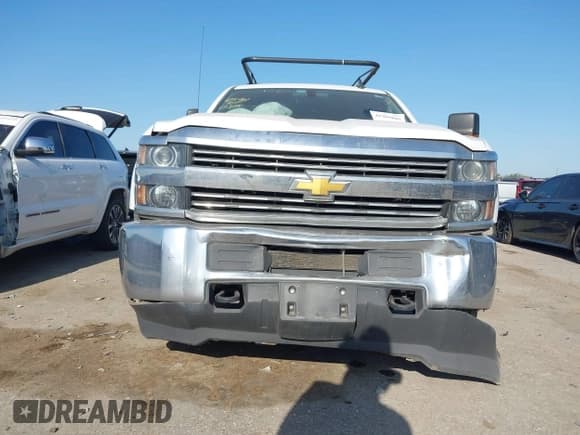 ✅ 2015 Chevrolet Silverado 2500HD Work Truck • VIN: 1GC2CUEG2FZ556750 • Lot: 41989885. Listed on IAAI with 91,083 mi. Free auction sales archive from the USA and detailed vehicle history report at DreamBid. Image 6.