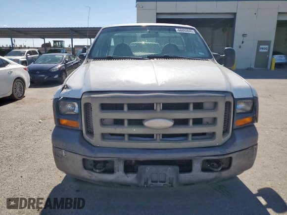 ✅ 2005 Ford F-250 XL • VIN: 1FTNF20545EB79634 • Lot: 66093845. Wystawiony na Copart z przebiegiem 246 270 mil. Bezpłatny archiwum sprzedaży aukcyjnych z USA i szczegółowy raport historii pojazdu na DreamBid. Zdjęcie 5.