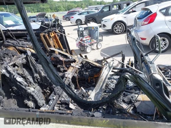 ✅ 2021 Ford Expedition Max Limited • VIN: 1FMJK2AT2MEA66928 • Lot: 42313210. Wystawiony na IAAI z przebiegiem Nie podano. Bezpłatny archiwum sprzedaży aukcyjnych z USA i szczegółowy raport historii pojazdu na DreamBid. Zdjęcie 8.