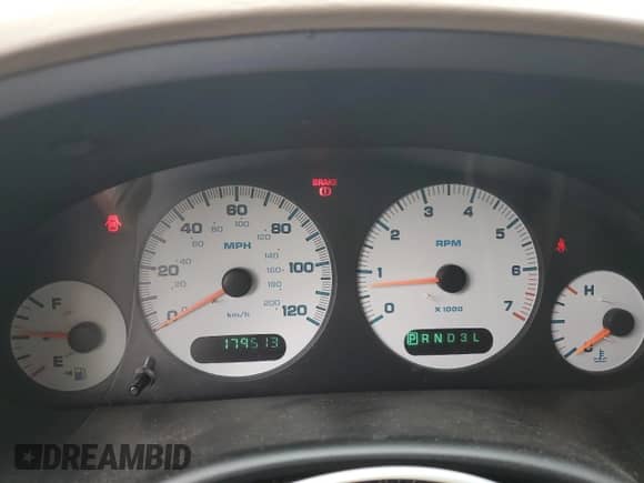 2002 Dodge Caravan Sport z VIN 2B4GP44342R705556, wystawiony jako Copart lot #55508904 z przebiegiem 179 513 mil mil oraz Czysty tytuł • Clean title. Historia ofert i sprzedaży dostępna na DreamBid. Obrazek 9.