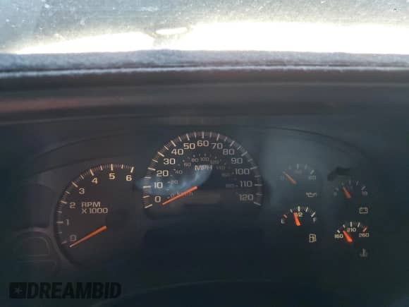 2004 Chevrolet Silverado 1500 LS z VIN 1GCEC14T94E230930, wystawiony jako Copart lot #52877205 z przebiegiem Nie podano mil oraz Czysty tytuł • Clean title. Historia ofert i sprzedaży dostępna na DreamBid. Obrazek 9.