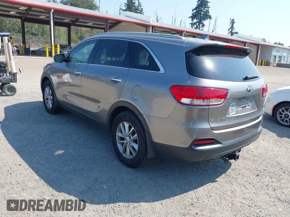 ✅ 2016 Kia Sorento LX • VIN: 5XYPGDA55GG030630 • Лот: 43132143. Опубликован ранее на IAAI с пробегом 137 506 миль. Бесплатный доступ к архиву аукционных продаж из США и подробный отчёт об истории автомобиля на DreamBid. Изображение 3.