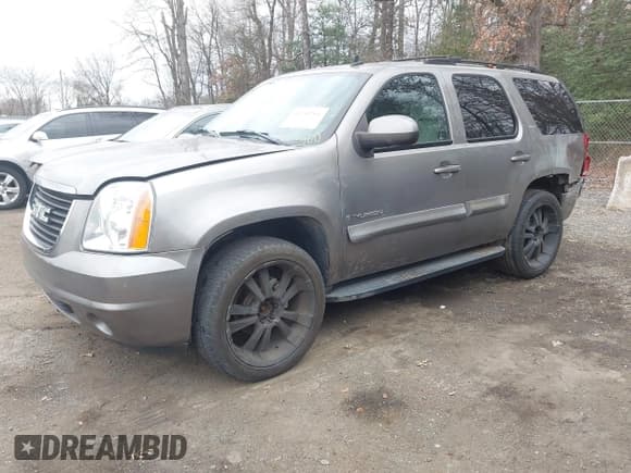 ✅ 2007 GMC Yukon SLT • VIN: 1GKFK13077R223457 • Lot: 43755761. Wystawiony na IAAI z przebiegiem Nie podano. Bezpłatny archiwum sprzedaży aukcyjnych z USA i szczegółowy raport historii pojazdu na DreamBid. Zdjęcie 17.