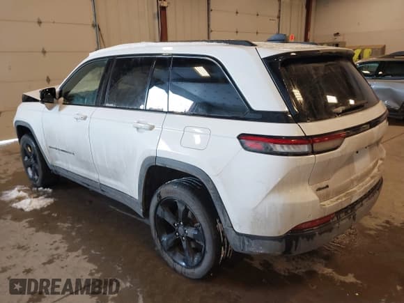 ✅ 2024 Jeep Grand Cherokee Laredo • VIN: 1C4RJHAG8RC699548 • Lot: 41323630. Listed on IAAI with 21,292 mi. Free auction sales archive from the USA and detailed vehicle history report at DreamBid. Image 3.