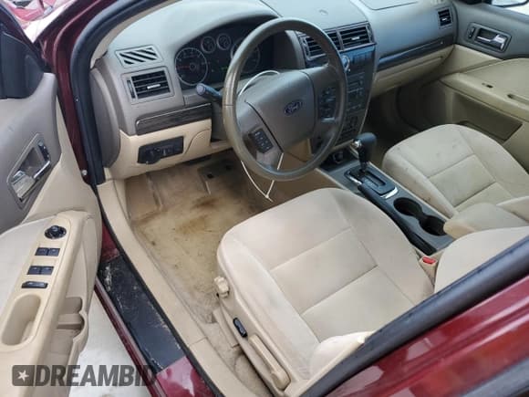 ✅ 2006 Ford Fusion • VIN: 3FAFP08ZX6R223864 • Lot: 46073915. Wystawiony na Copart z przebiegiem 132 487 mil. Bezpłatny archiwum sprzedaży aukcyjnych z USA i szczegółowy raport historii pojazdu na DreamBid. Zdjęcie 8.