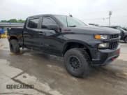 ✅ 2021 Chevrolet Silverado 1500 Custom Trail Boss • VIN: 3GCPYCEL4MG234350 • Lot: 52770875. Wystawiony na Copart z przebiegiem 66 346 mil. Bezpłatny archiwum sprzedaży aukcyjnych z USA i szczegółowy raport historii pojazdu na DreamBid. Zdjęcie 4.