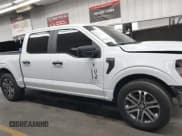 ✅ 2021 Ford F-150 XL • VIN: 1FTEW1CPXMFB87446 • Lot: 43389359. Wystawiony na IAAI z przebiegiem 97 307 mil. Bezpłatny archiwum sprzedaży aukcyjnych z USA i szczegółowy raport historii pojazdu na DreamBid. Zdjęcie 14.