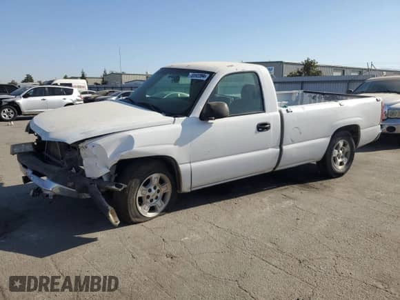 2003 Chevrolet Silverado 1500 with VIN 1GCEC14V03Z105274, listed as a Copart auction lot 70592284 with 145,652 mi miles and Salvage title. Bid and sale history available at DreamBid. Image 1.