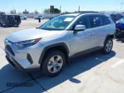 ✅ 2024 Toyota RAV4 Hybrid XLE • VIN: JTMRWRFV8RD243994 • Lot: 43029820. Wystawiony na IAAI z przebiegiem 22 351 mil. Bezpłatny archiwum sprzedaży aukcyjnych z USA i szczegółowy raport historii pojazdu na DreamBid. Zdjęcie 19.