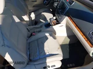 ✅ 2012 Volkswagen Eos Executive • VIN: WVWFW7AH9CV003489 • Lot: 43198143. Wystawiony na IAAI z przebiegiem 113 827 mil. Bezpłatny archiwum sprzedaży aukcyjnych z USA i szczegółowy raport historii pojazdu na DreamBid. Zdjęcie 5.