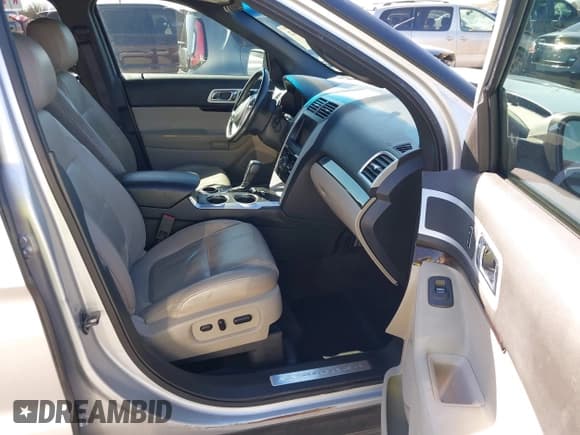 ✅ 2013 Ford Explorer Limited • VIN: 1FM5K7F88DGA30233 • Lot: 41465702. Wystawiony na IAAI z przebiegiem 125 636 mil. Bezpłatny archiwum sprzedaży aukcyjnych z USA i szczegółowy raport historii pojazdu na DreamBid. Zdjęcie 5.