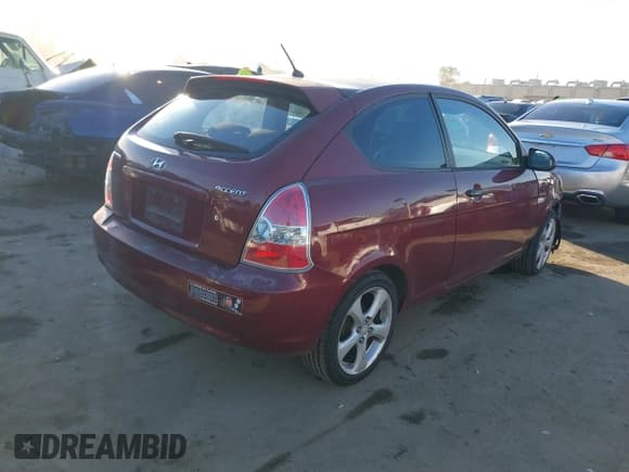 ✅ 2007 Hyundai Accent SE • VIN: KMHCN36C67U023704 • Lot: 41631710. Listed on IAAI with 171,793 mi. Free auction sales archive from the USA and detailed vehicle history report at DreamBid. Image 4.