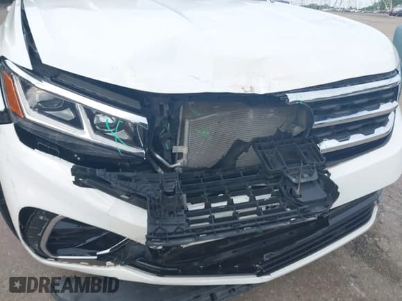 ✅ 2021 Volkswagen Atlas SE • VIN: 1V2RR2CA9MC533190 • Lot: 42729908. Listed on IAAI with 64,596 mi. Free auction sales archive from the USA and detailed vehicle history report at DreamBid. Image 6.