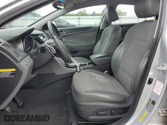 2013 Hyundai Sonata SE с VIN 5NPEC4AC9DH726929, выставлен на аукционе Copart как лот 84243685 с пробегом 92 032 миль миль и Списание • Salvage title. История ставок и продаж доступна на DreamBid. Изображение 7.