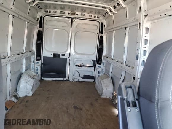 ✅ 2016 Ram ProMaster Cargo • VIN: 3C6TRVDG2GE131754 • Lot: 81498025. Wystawiony na Copart z przebiegiem Nie podano. Bezpłatny archiwum sprzedaży aukcyjnych z USA i szczegółowy raport historii pojazdu na DreamBid. Zdjęcie 10.