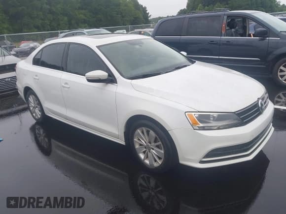 ✅ 2015 Volkswagen Jetta SE • VIN: 3VWLA7AJ0FM228626 • Lot: 42889387. Listed on IAAI with 137,019 mi. Free auction sales archive from the USA and detailed vehicle history report at DreamBid. Image 1.