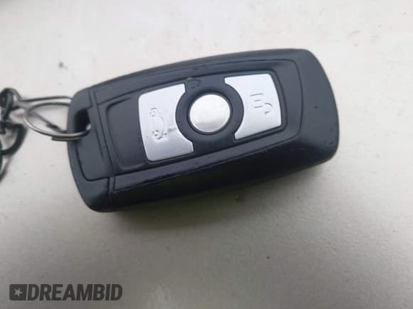 ✅ 2013 BMW 3 Series 328i xDrive • VIN: WBA3B5G57DNP41175 • Лот: 43771448. Опубликован ранее на IAAI с пробегом 164 298 миль. Бесплатный доступ к архиву аукционных продаж из США и подробный отчёт об истории автомобиля на DreamBid. Изображение 11.