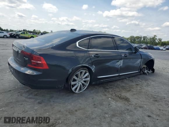 ✅ 2019 Volvo S90 Inscription • VIN: LVYA22ML9KP110238 • Лот: 61596184. Опубликован ранее на Copart с пробегом 92 529 миль. Бесплатный доступ к архиву аукционных продаж из США и подробный отчёт об истории автомобиля на DreamBid. Изображение 3.