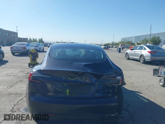 ✅ 2024 Tesla Model 3 Long Range • VIN: 5YJ3E1EB2RF740291 • Лот: 42124138. Опубликован ранее на IAAI с пробегом 36 452 миль. Бесплатный доступ к архиву аукционных продаж из США и подробный отчёт об истории автомобиля на DreamBid. Изображение 16.