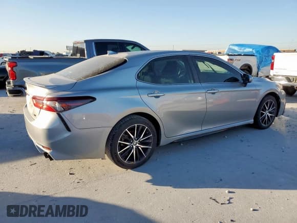 ✅ 2021 Toyota Camry SE • VIN: 4T1G11AK1MU420328 • Лот: 92451305. Опубликован ранее на Copart с пробегом 112 551 миль. Бесплатный доступ к архиву аукционных продаж из США и подробный отчёт об истории автомобиля на DreamBid. Изображение 3.