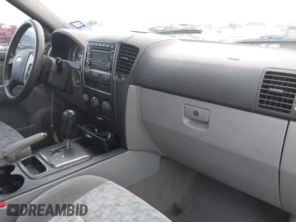 ✅ 2008 Kia Sorento LX • VIN: KNDJD735X85762601 • Лот: 42691772. Опубликован ранее на IAAI с пробегом 131 555 миль. Бесплатный доступ к архиву аукционных продаж из США и подробный отчёт об истории автомобиля на DreamBid. Изображение 5.