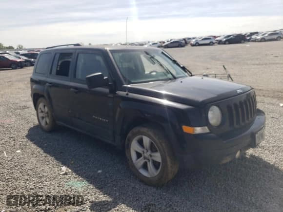 ✅ 2015 Jeep Patriot Latitude • VIN: 1C4NJPFA1FD262574 • Lot: 54128085. Wystawiony na Copart z przebiegiem Nie podano. Bezpłatny archiwum sprzedaży aukcyjnych z USA i szczegółowy raport historii pojazdu na DreamBid. Zdjęcie 4.