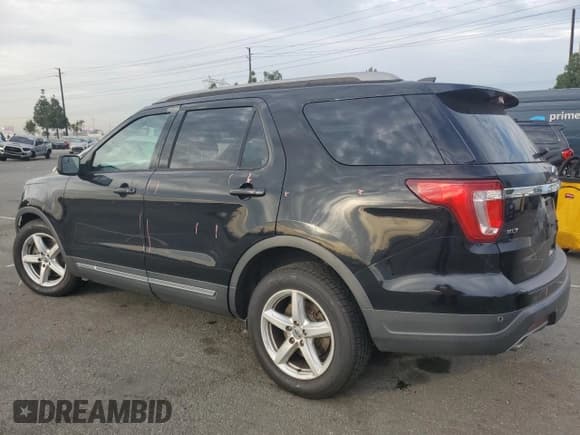 ✅ 2018 Ford Explorer XLT • VIN: 1FM5K7D84JGB56667 • Lot: 92117325. Wystawiony na Copart z przebiegiem 118 223 mil. Bezpłatny archiwum sprzedaży aukcyjnych z USA i szczegółowy raport historii pojazdu na DreamBid. Zdjęcie 2.