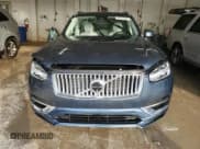 ✅ 2024 Volvo XC90 Plus Bright Theme • VIN: YV4H60CE9R1223912 • Lot: 85753125. Wystawiony na Copart z przebiegiem 22 557 mil. Bezpłatny archiwum sprzedaży aukcyjnych z USA i szczegółowy raport historii pojazdu na DreamBid. Zdjęcie 5.