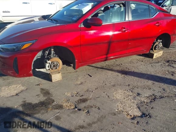 ✅ 2024 Nissan Sentra SV • VIN: 3N1AB8CV4RY204729 • Lot: 43666247. Wystawiony na IAAI z przebiegiem 48 023 mil. Bezpłatny archiwum sprzedaży aukcyjnych z USA i szczegółowy raport historii pojazdu na DreamBid. Zdjęcie 6.