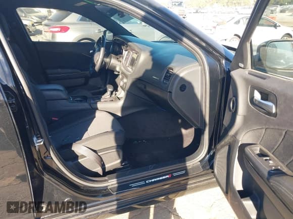 ✅ 2018 Dodge Charger R/T • VIN: 2C3CDXCT8JH163383 • Lot: 43530576. Listed on IAAI with 127,027 mi. Free auction sales archive from the USA and detailed vehicle history report at DreamBid. Image 5.