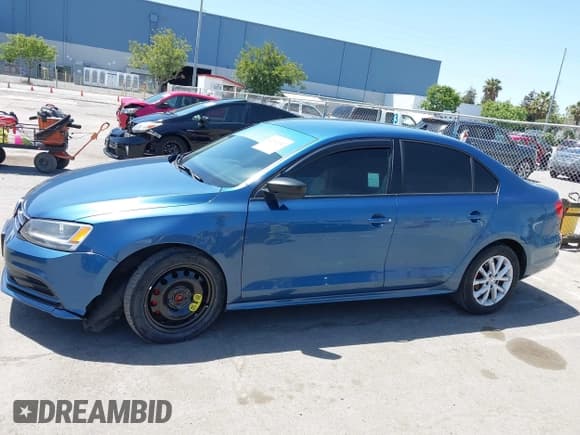 ✅ 2015 Volkswagen Jetta SE • VIN: 3VWD17AJ0FM258133 • Lot: 42191943. Listed on IAAI with 105,888 mi. Free auction sales archive from the USA and detailed vehicle history report at DreamBid. Image 15.