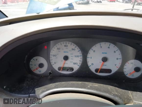 ✅ 2001 Chrysler Voyager • VIN: 1C8GJ253X1B276426 • Lot: 42717957. Wystawiony na IAAI z przebiegiem 185 814 mil. Bezpłatny archiwum sprzedaży aukcyjnych z USA i szczegółowy raport historii pojazdu na DreamBid. Zdjęcie 7.