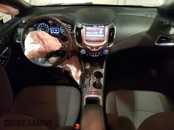 ✅ 2018 Chevrolet Cruze LT • VIN: 1G1BE5SM4J7110056 • Лот: 36002843. Опубликован ранее на Copart с пробегом 45 215 миль. Бесплатный доступ к архиву аукционных продаж из США и подробный отчёт об истории автомобиля на DreamBid. Изображение 8.