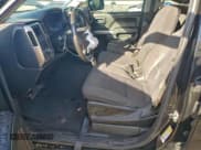 ✅ 2018 Chevrolet Silverado 1500 LT • VIN: 3GCPCREC9JG645806 • Lot: 94570555. Wystawiony na Copart z przebiegiem 214 690 mil. Bezpłatny archiwum sprzedaży aukcyjnych z USA i szczegółowy raport historii pojazdu na DreamBid. Zdjęcie 7.